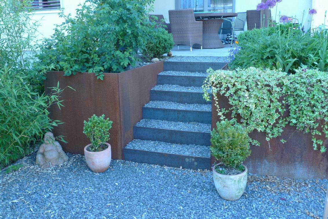 Laederach Gartenbau - Metall in der Gartengestaltung - Gartenplanung