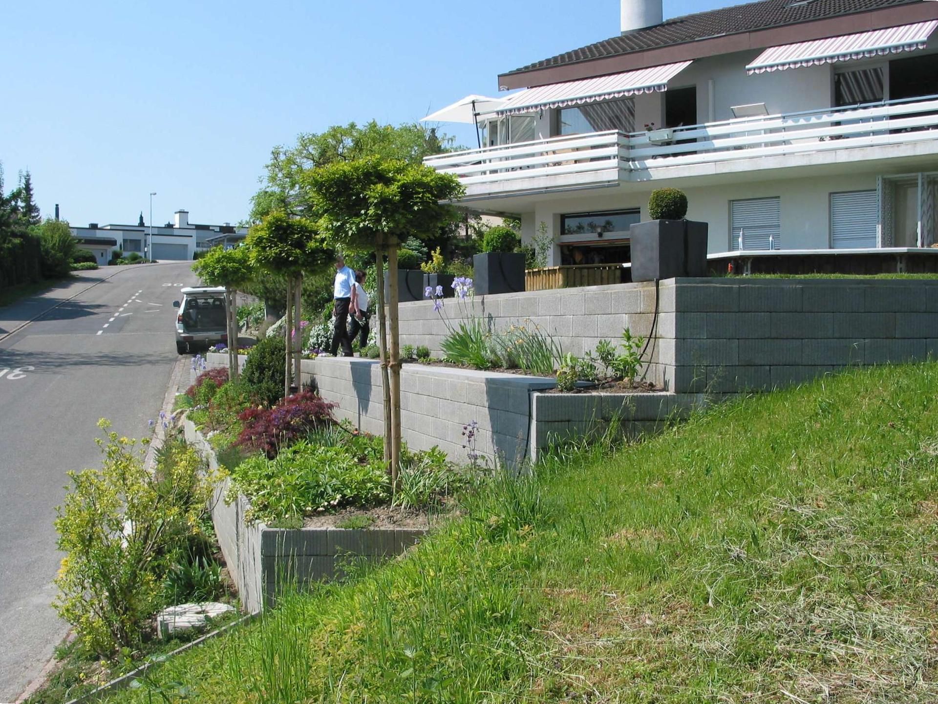 Laederach Gartenbau - Hangverbauung - Gartenbau