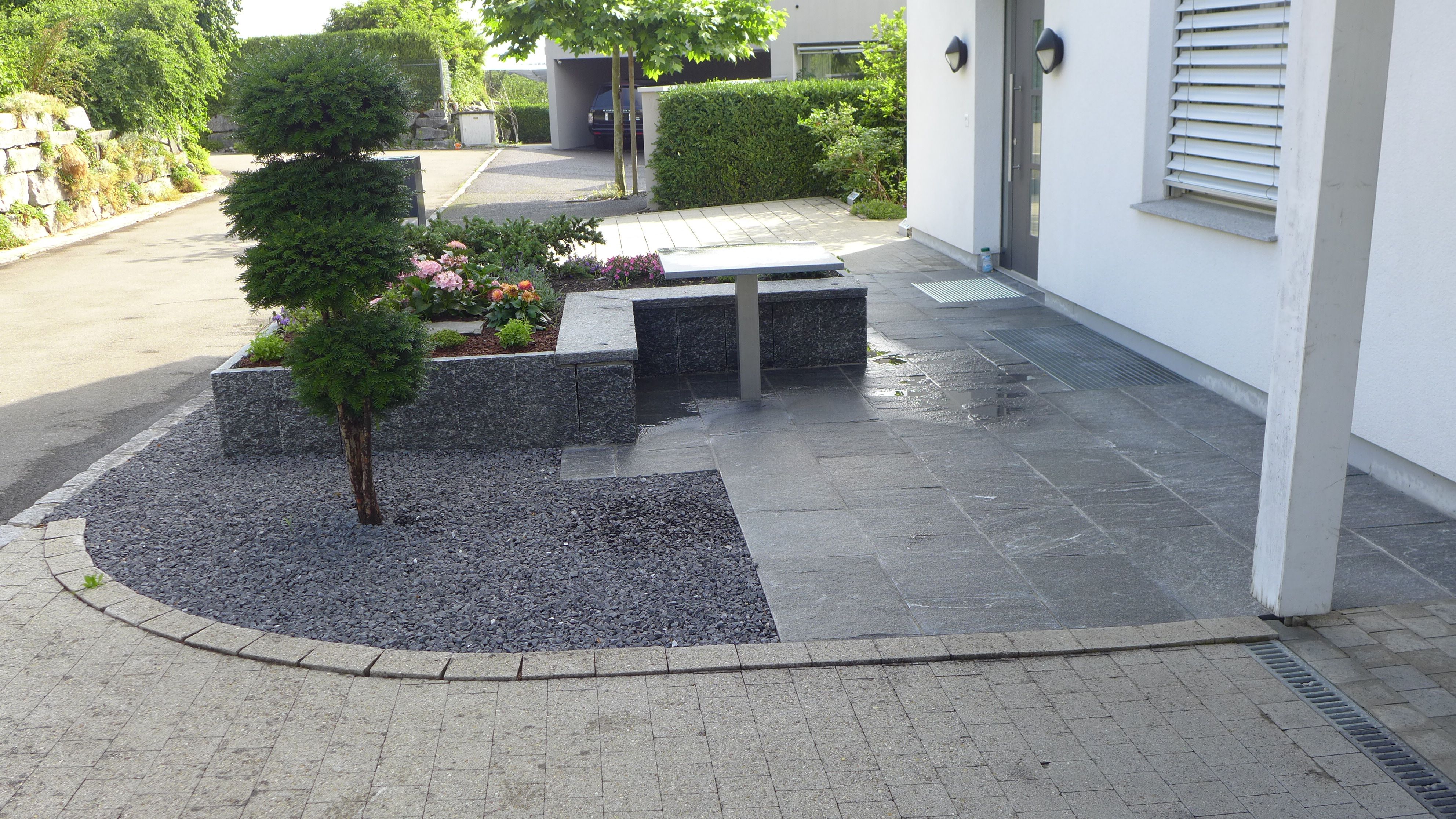 Laederach Gartenbau - Hauseingang schoen gestalten - Gartenplanung
