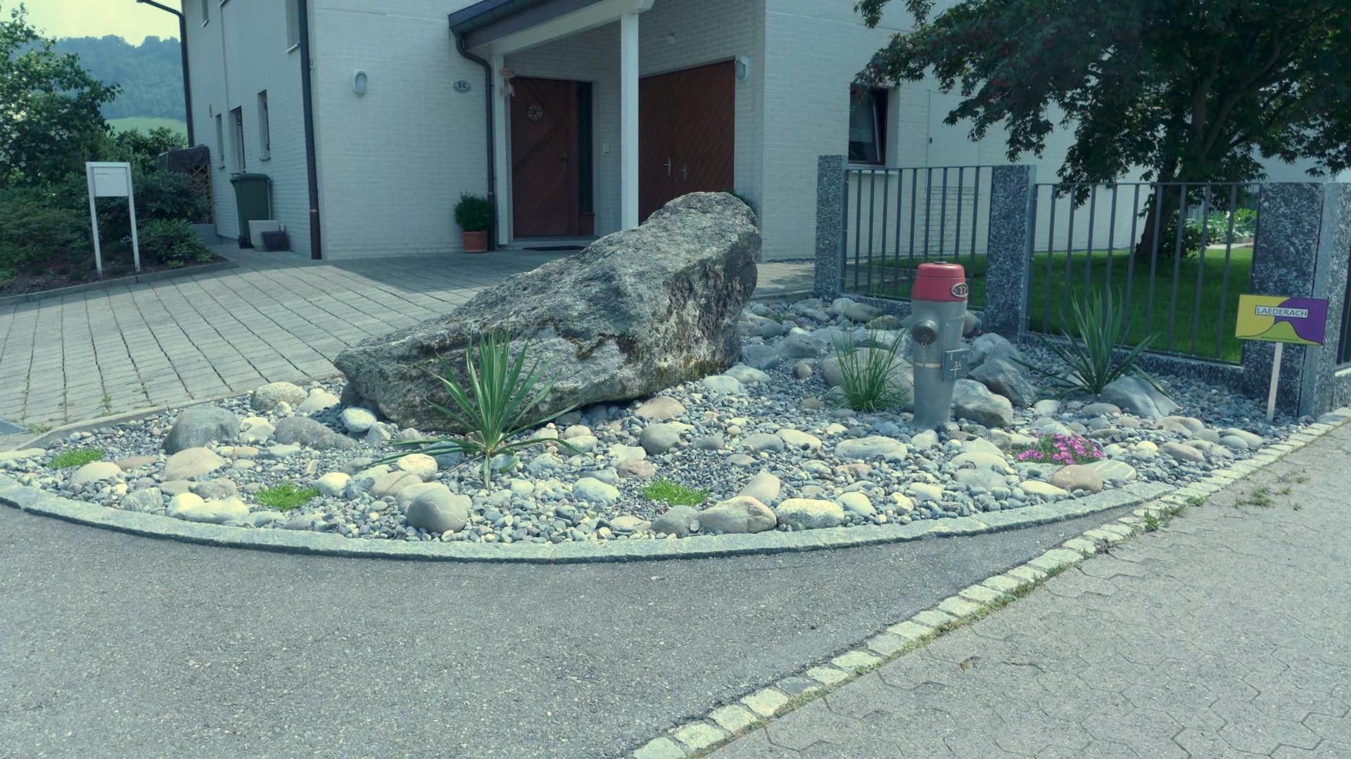 Laederach Gartenbau - Naturgarten - Natursteine - Wildkraeuter - Gartenbau