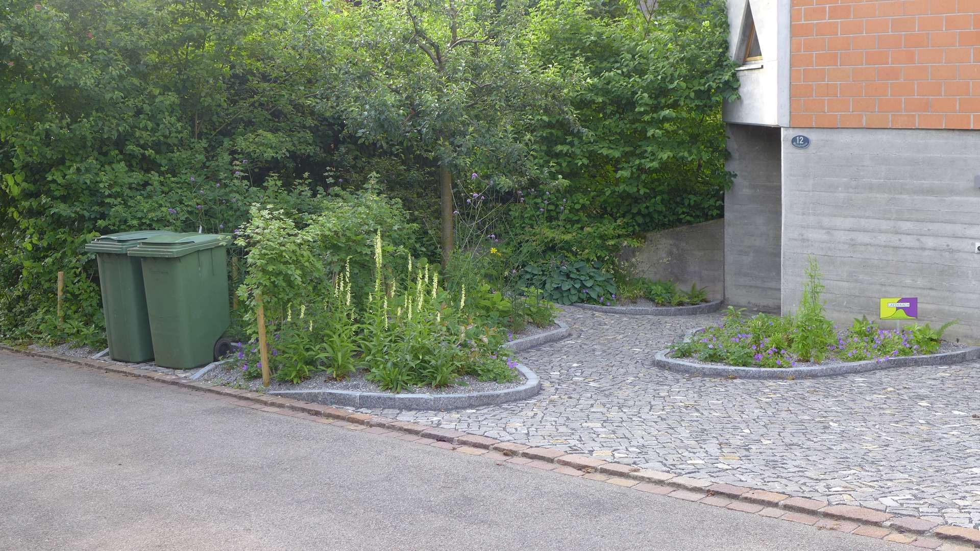 Laederach Gartenbau - Naturgarten - Naturstein - Gartenbau