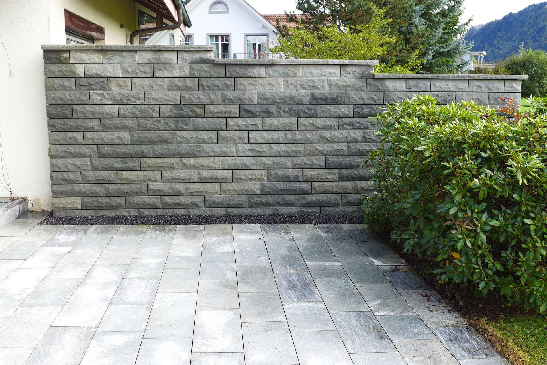 Laederach Gartenbau - Gartenmauer - Gartenbau