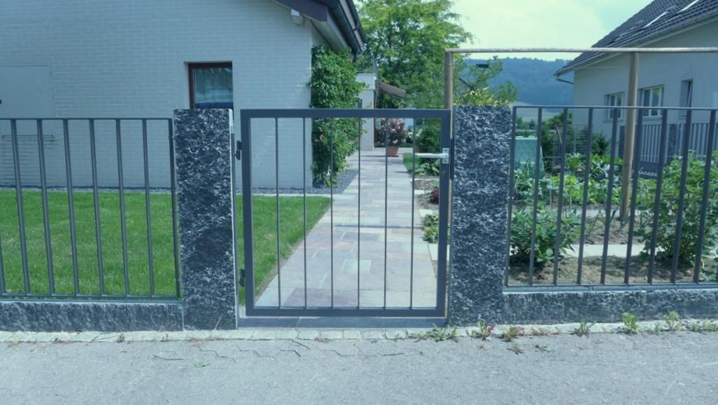 Laederach Gartenbau - Gartenzaun - Gartentor - Gartenbau