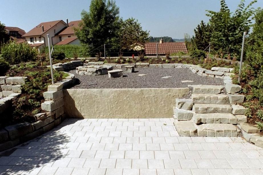 Laederach Gartenbau - Sandstein - Naturgarten - Gartenbau