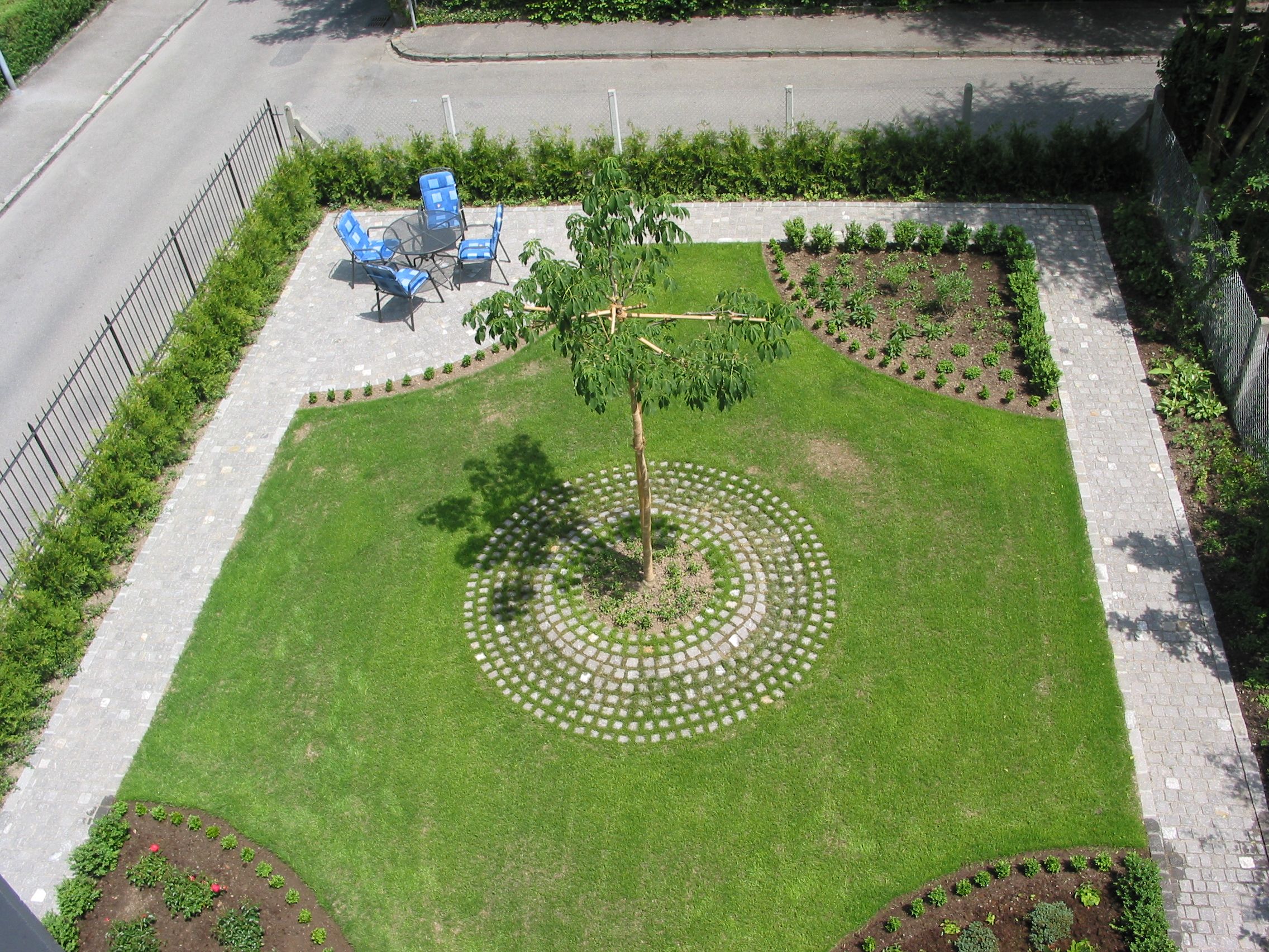 Laederach Gartenbau - pflegeleichter Garten - Gartenplanung