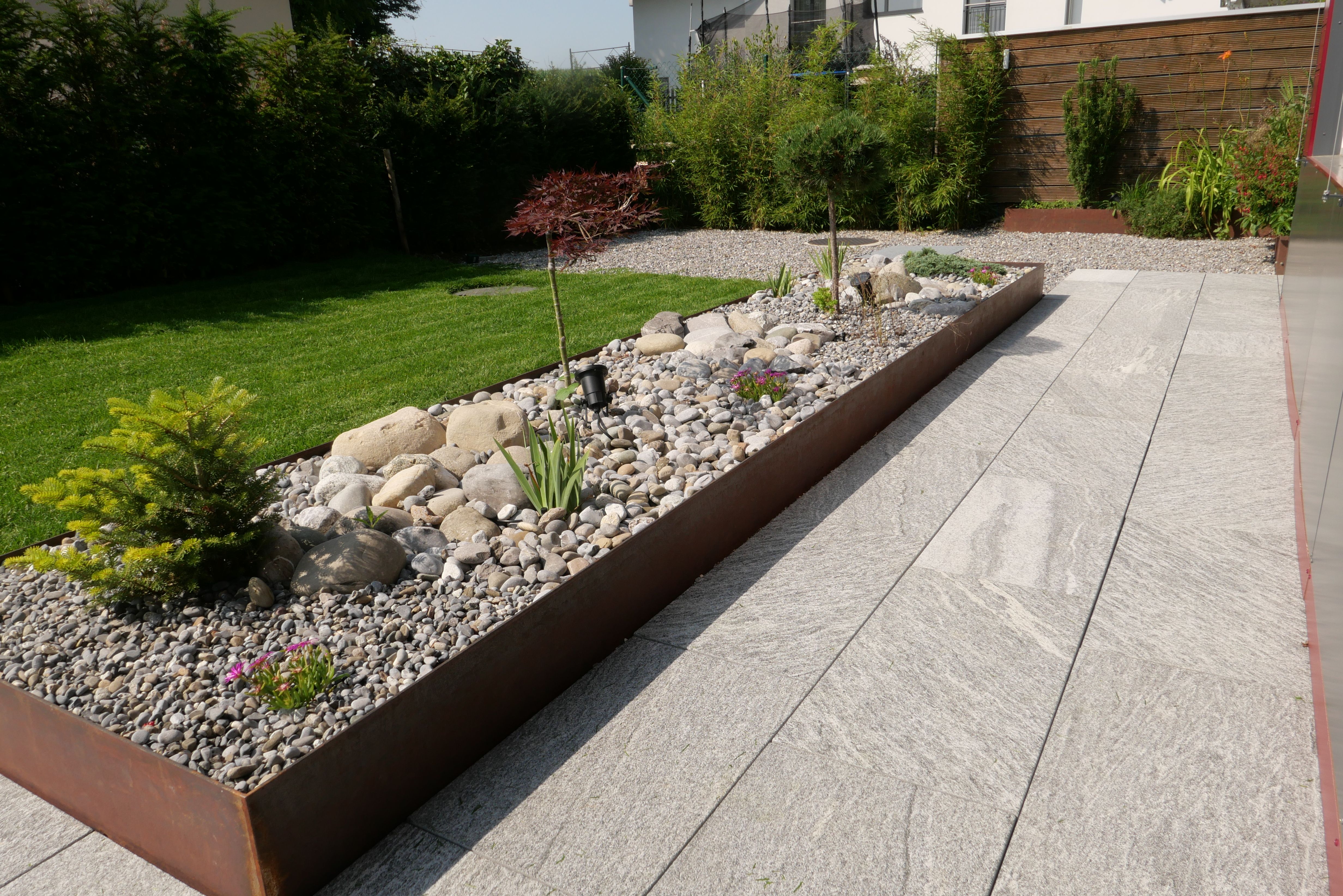 Laederach Gartenbau - Metallabschluesse im Garten - Gartenbau