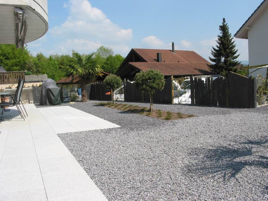 Laederach Gartenbau - Kies im Garten - Gartenbau